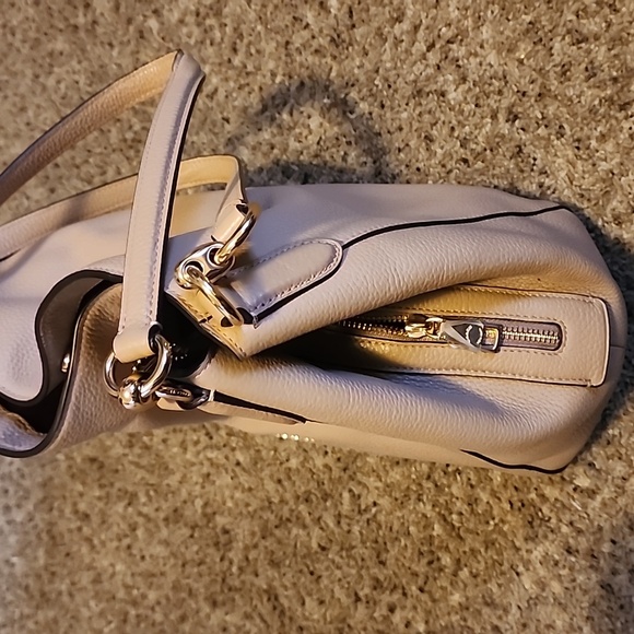 Coach - Picture 5 of 5